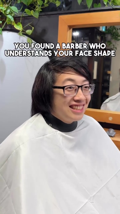 はにかむような笑顔がすてき