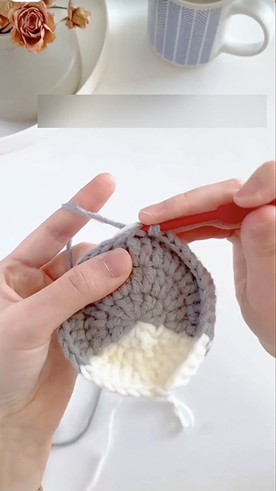 かぎ針編みの猫ちゃんコースター