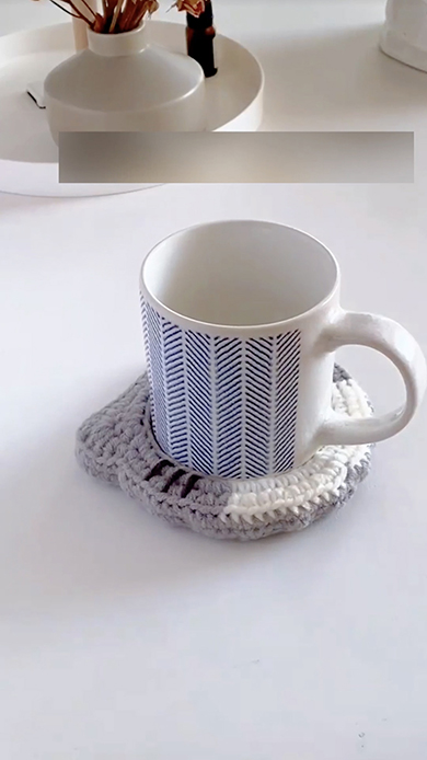 かぎ針編みの猫ちゃんコースター