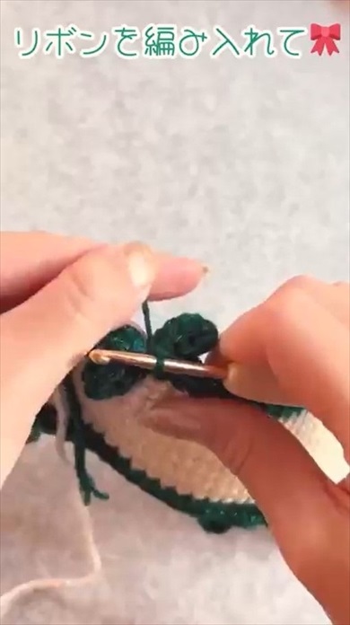 セリア毛糸を編んでいくと