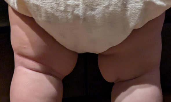 赤ちゃん  足 ではなく あち あんよ 生後7カ月