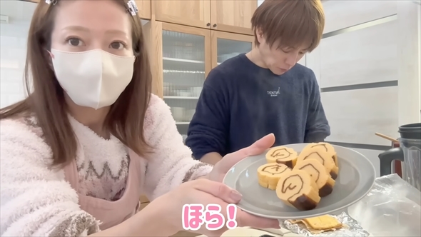 正月料理を作る辻希美と杉浦太陽