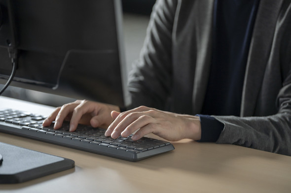 CPUの使用率に連動して明るさが変わるしんどいサイネージ