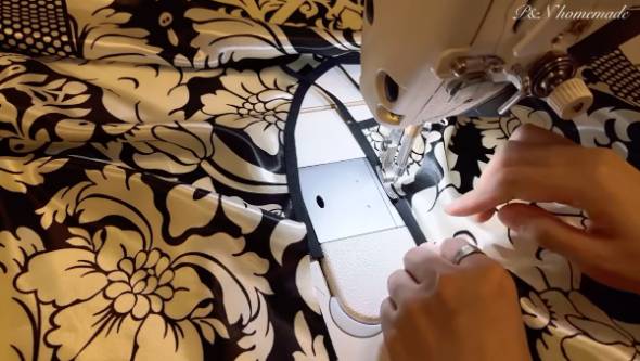 正方形のスカーフから服を作る