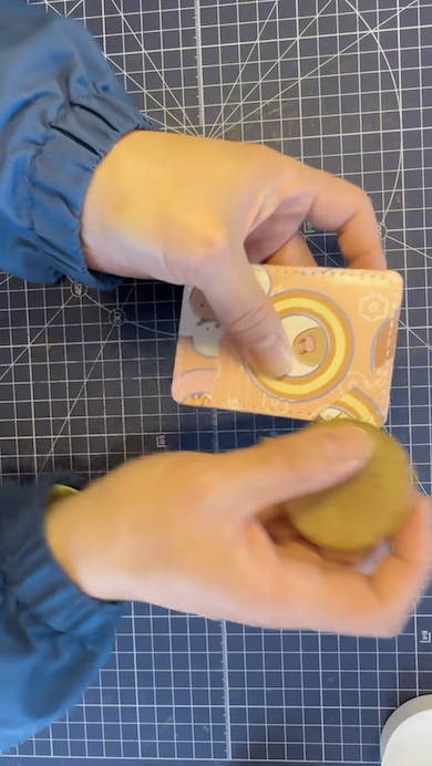 カット面を磨く