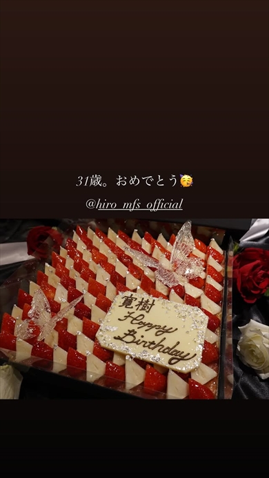 夫でロックバンド「MY FIRST STORY」のHiroの誕生日を祝福する山本舞香