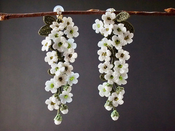 絹糸で編んだお花の冠