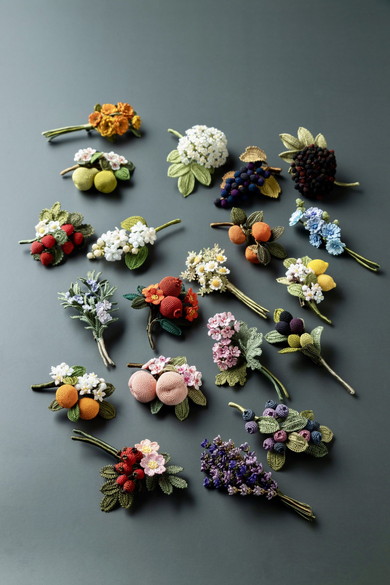 絹糸で編んだお花の冠