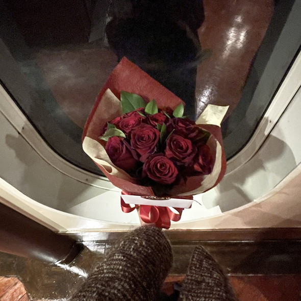 赤いバラの花束