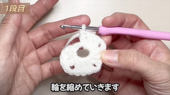 ダイソー毛糸がまるでお花畑のような模様に