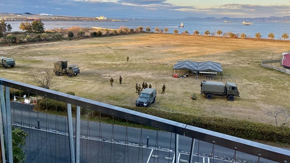 リゾートホテルのすぐ近くで展開した陸上自衛隊の通信部隊