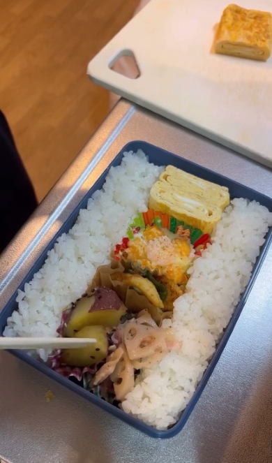 弁当箱の真ん中がおかず