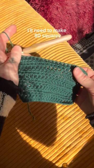 正方形を80枚編む