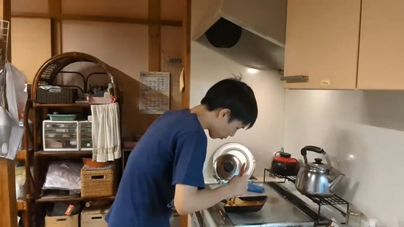 卵焼きを作るひろさん