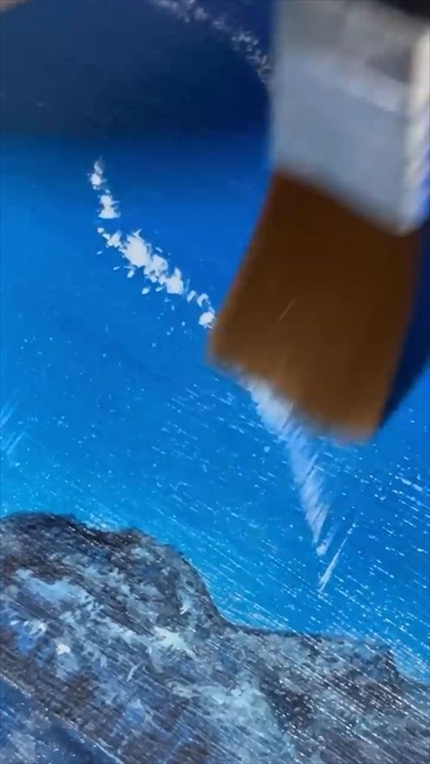 白い絵の具でオーロラを描いたら