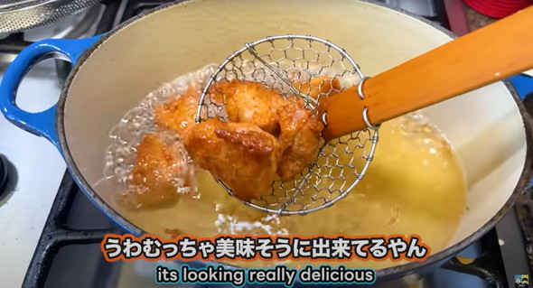 米国人に日本の唐揚げ定食を振る舞った