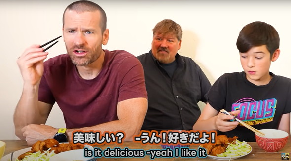 米国人に日本の唐揚げ定食を振る舞った