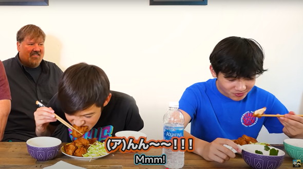 米国人に日本の唐揚げ定食を振る舞った