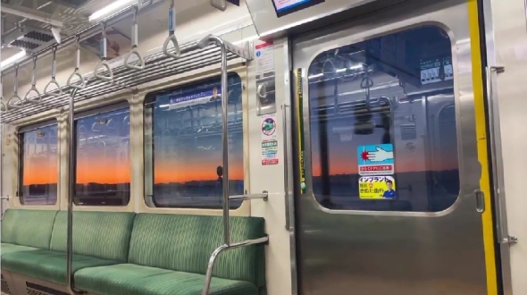 江ノ電から見た朝の風景