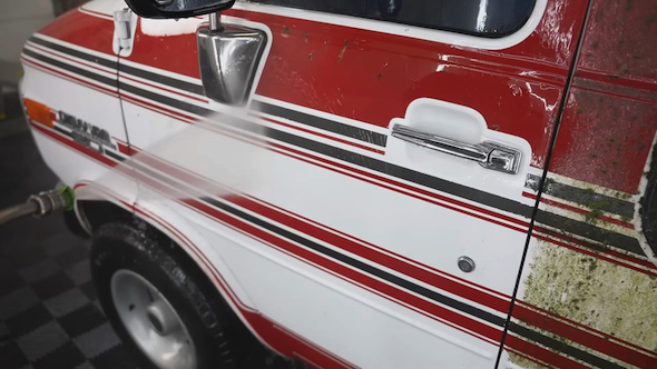 洗車 海外 バン クルマ