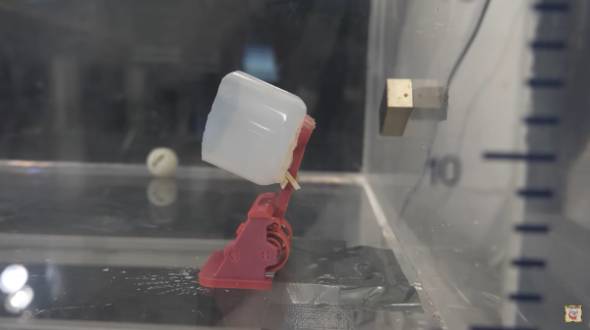 固体窒素を投げてみる実験