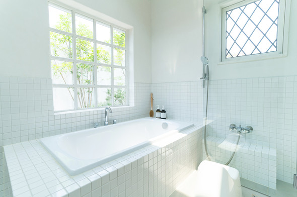 子ども 1歳 娘 お風呂 パパ 持ってきた みかん 渡す