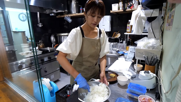 ワンオペ おむすび 屋台 27歳 女性 手作り おにぎり専門店 that's rice 広島