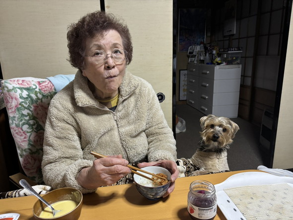 おばあちゃんとワンコ