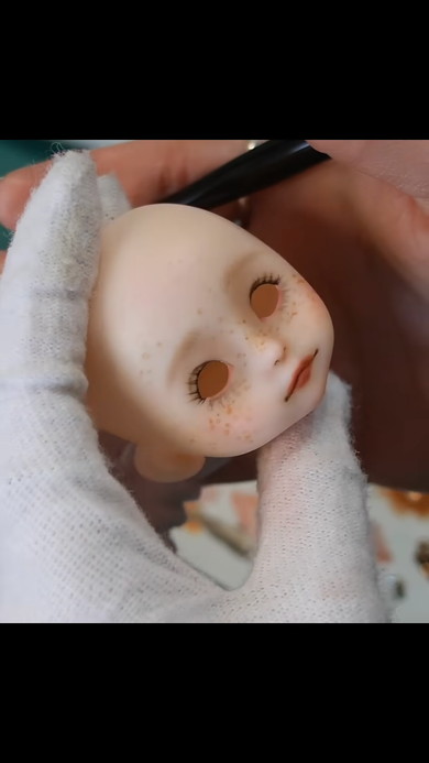 セリアのドールヘッドにメイク