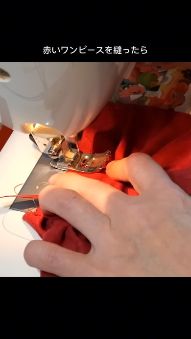 ドール用の赤いワンピース