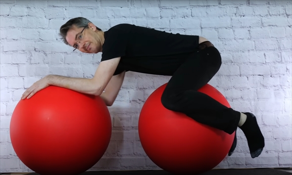 全方向ボール車輪のバイク