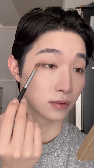 新作コスメでメンズメイク