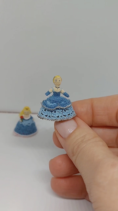 2.5センチの超ミニドール