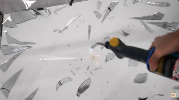 鏡は熱しても反射するのか