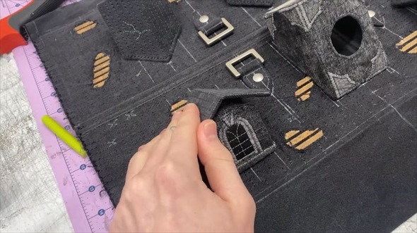 デニムから“お化け屋敷バッグ”をリメイク