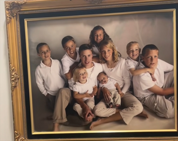 19年前に撮った“きょうだい”の写真の再現動画