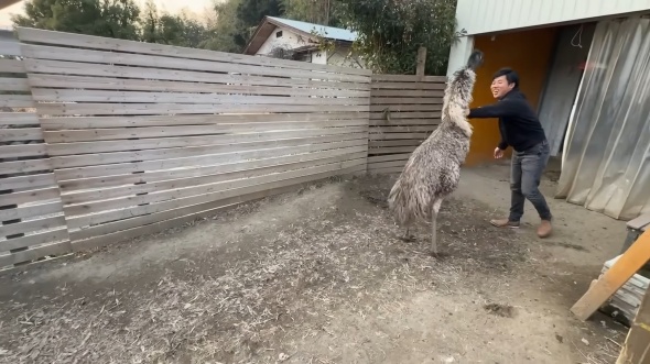 笑顔で対応しています