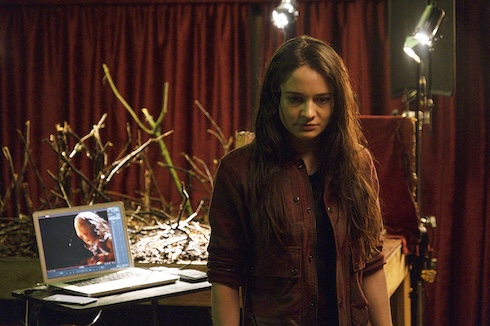 映画「ストップモーション」レビュー　見た目以上に創作の狂気が滲み暴走する凶悪ホラー