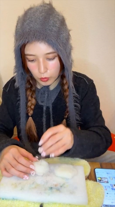 「トム・ブラウン」を羊毛フェルトで作ってみた