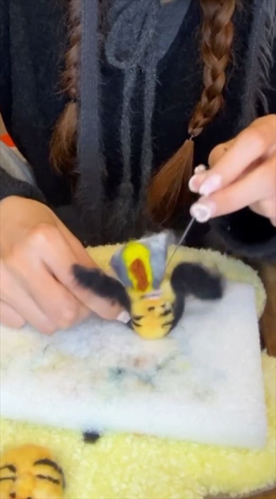 「トム・ブラウン」を羊毛フェルトで作ってみた