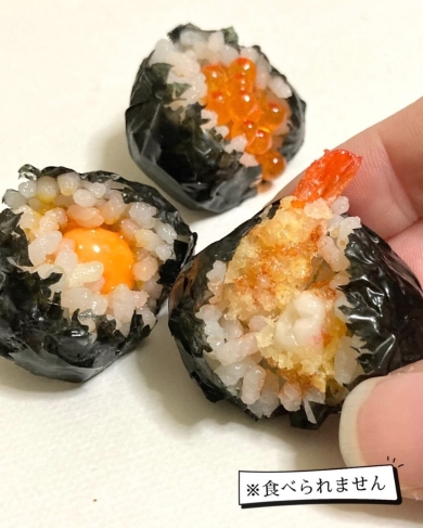 粘土で作ったいちご