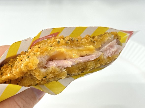 ファミリーマート 「濃厚チーズ in ファミチキ」