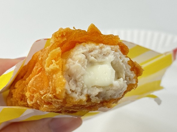 ファミリーマート「クリームチーズソース in クリスピーチキン」