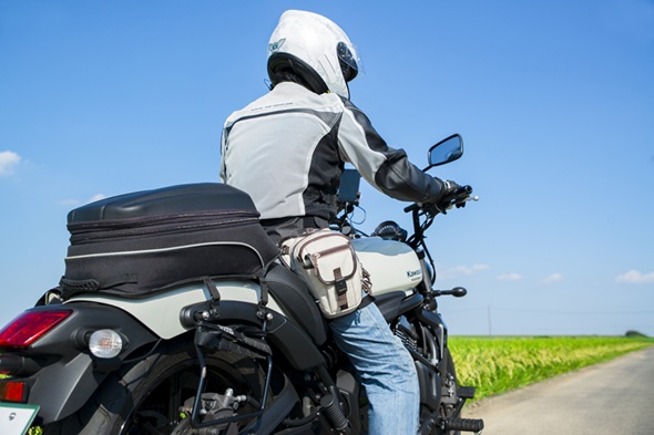 バイクの後部を捉えた写真