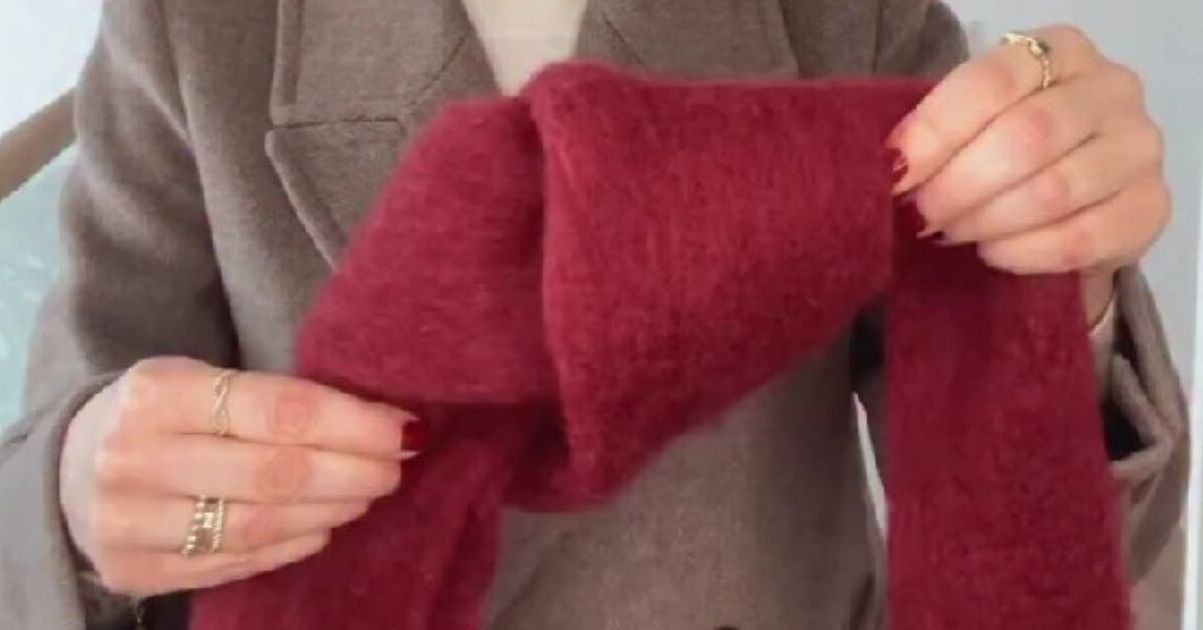 最初に軽く結ぶだけで……　2000万再生された“マフラーの巻き方”に反響「これは使える」「素晴らしいアイデア」【海外】（1/3） | ファッション ねとらぼ