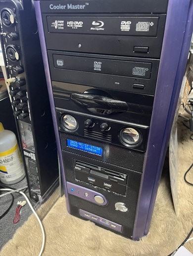 フロッピーディスクドライブを搭載している投稿者の自作PC