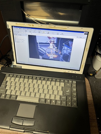 フロッピーディスクを使ってUSBポートがないPCと写真を共有
