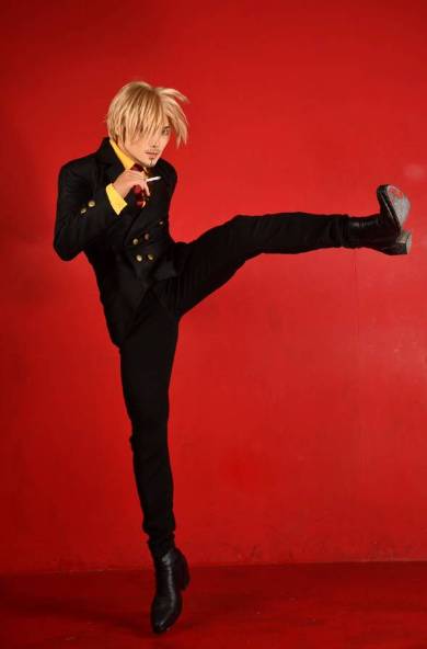 「ワンピース」サンジのコスプレ