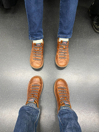 電車の中で目の前にいたのは……