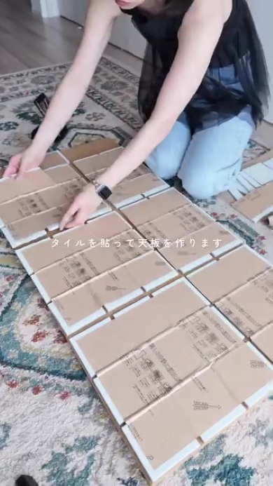 タイルを貼る画像